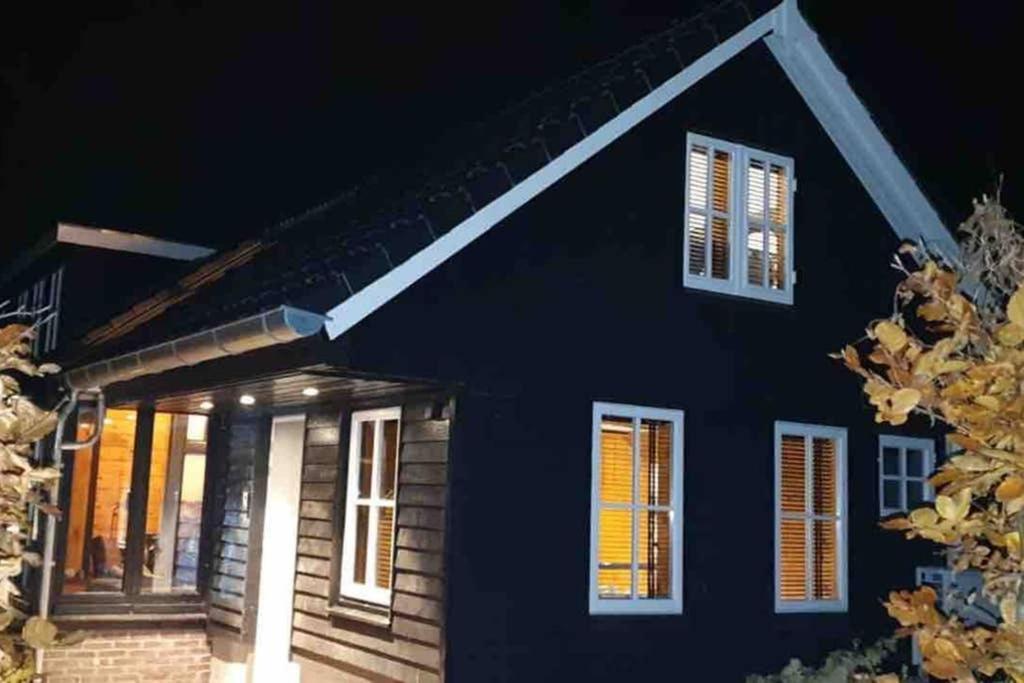 Uniek Houten Huis Nabij Bos En Plassen Hollandsche Rading Eksteriør billede
